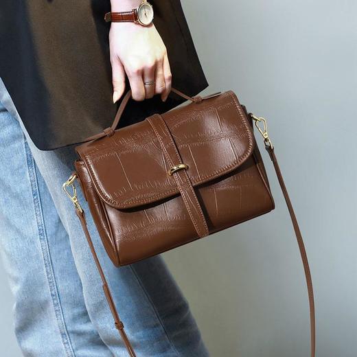 Viney包包女包2023新款托特包斜挎手提包真皮时尚秋冬单肩邮差包 商品图0