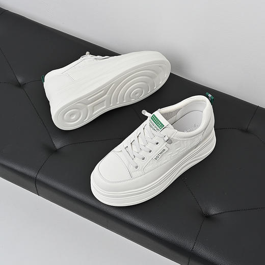 2024经典鲨春季女鞋新款经典厚底牛皮革小白鞋KW160-D17051 商品图1