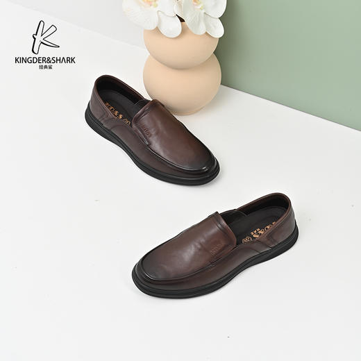 2024经典鲨春季新款一脚蹬牛皮革时尚男士皮鞋KW74-D14021 商品图0