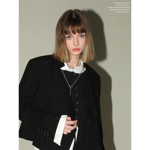 【限时特惠】COCOBELLA设计师款手缝装饰线西装可脱卸撞色袖假两件西服SI3019 商品图4