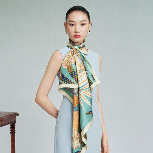 万事利“奇幻森林”88厘米双面印花大方巾 商品图0