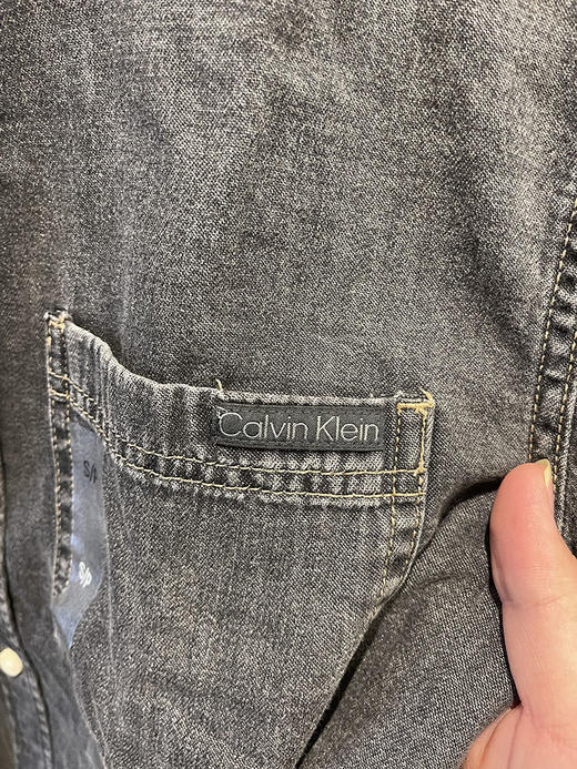 Calvin Klein/CK 男士胸前双口袋袋口LOGO尖领牛仔衬衫 商品图3