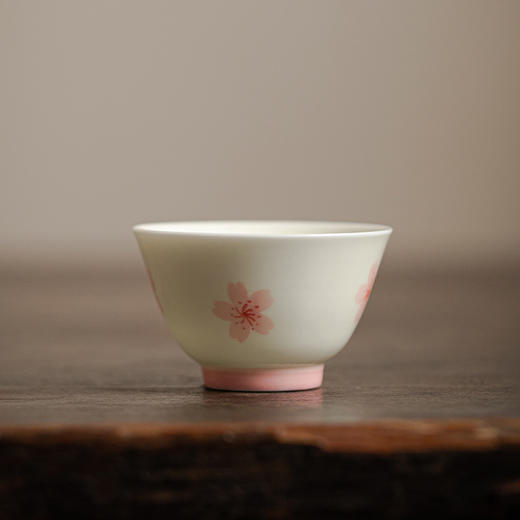 束刻/玉泥/手绘樱花撇口杯茶杯浪漫手绘粉色樱花白瓷品茗杯家用小清新个人喝茶陶瓷单杯 商品图5