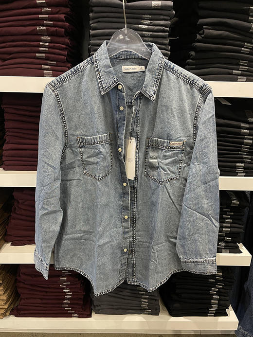 Calvin Klein/CK 男士胸前双口袋袋口LOGO尖领牛仔衬衫 商品图0