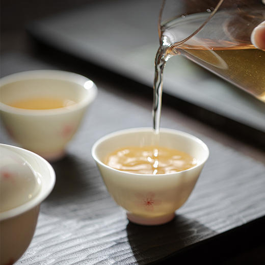 束刻/玉泥/手绘樱花撇口杯茶杯浪漫手绘粉色樱花白瓷品茗杯家用小清新个人喝茶陶瓷单杯 商品图1