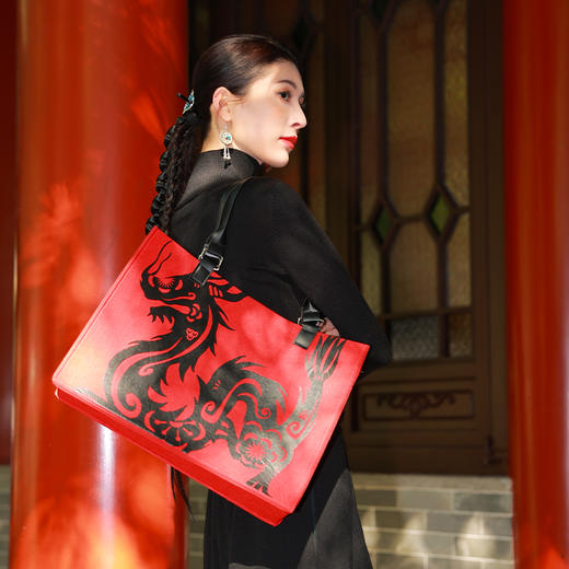 龙舞系列印花毛毡手提包 商品图2