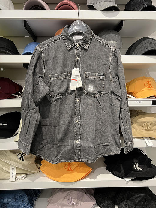 Calvin Klein/CK 男士胸前双口袋袋口LOGO尖领牛仔衬衫 商品图1