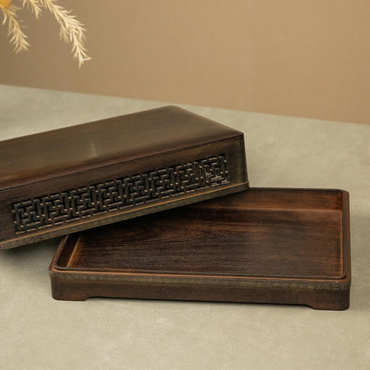 二十世纪 紫檀嵌银丝透雕万字纹盖盒 商品图1