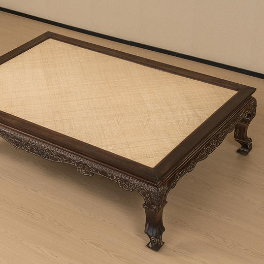 清乾隆 紫檀束腰三弯腿葡萄纹榻 商品图2