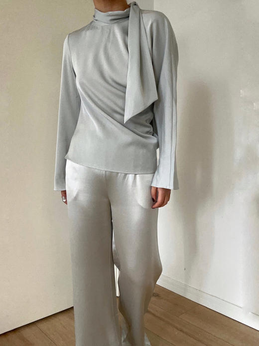 Viktoria Chan｜AW23086 Elisa satin trousers  [ 蓝灰 ] 商品图0