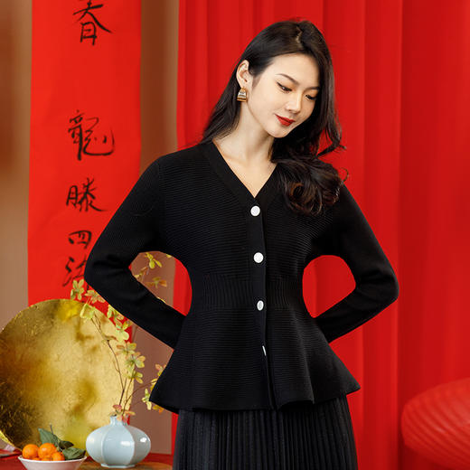 【商场同款】阿菁娜2024春夏新款收腰V领荷叶摆针织衫A29Q301056 商品图1