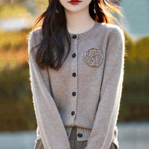 丁摩 100纯羊毛开衫女圆领重工钩花针织衫外套NS-3178 商品图4