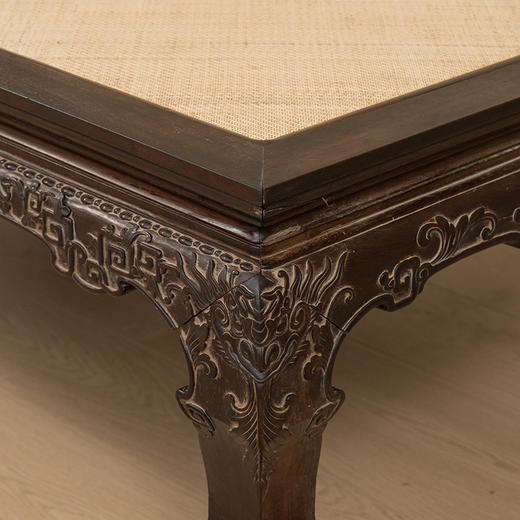 清乾隆 紫檀束腰三弯腿葡萄纹榻 商品图3