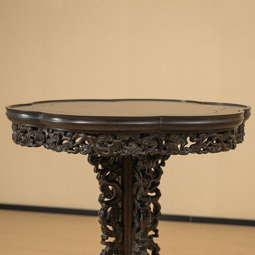 清 红木透雕灵芝纹起拦水线花口圆台桌 商品图1