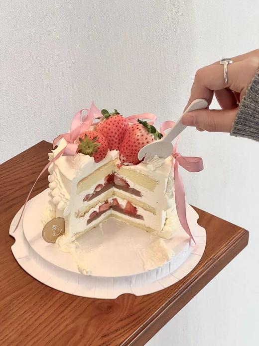 #𝗡𝗲𝘄茉莉粉草莓蛋糕 商品图1