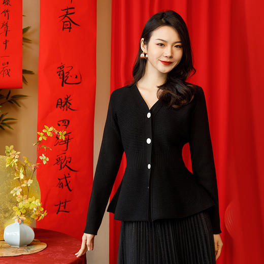 【商场同款】阿菁娜2024春夏新款收腰V领荷叶摆针织衫A29Q301056 商品图3