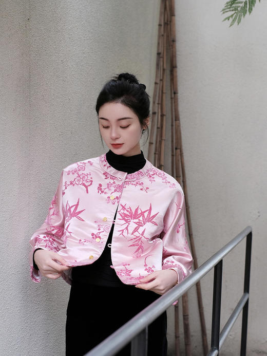 盛唐牡丹 |真丝漳绒粉色梅竹纹小立领单一字扣外套 商品图0