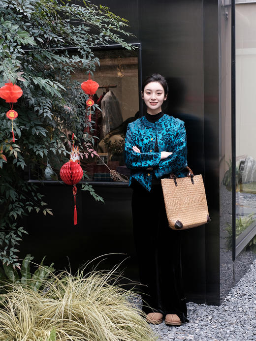 盛唐牡丹|真丝漳绒宝石蓝卷草纹小立领单一字扣外套 商品图6