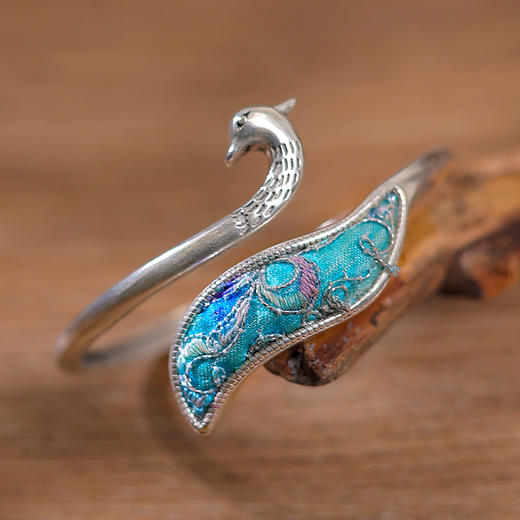 灵珑老绣手镯 | 现货加急发 | 手工孤品之作 匠心甄选 支持退换货 有运费险 商品图1