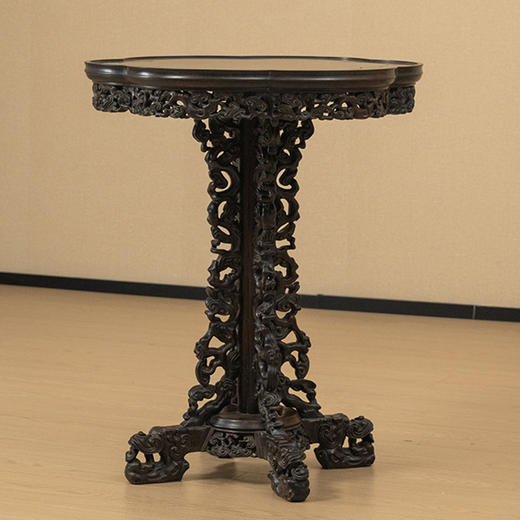 清 红木透雕灵芝纹起拦水线花口圆台桌 商品图4