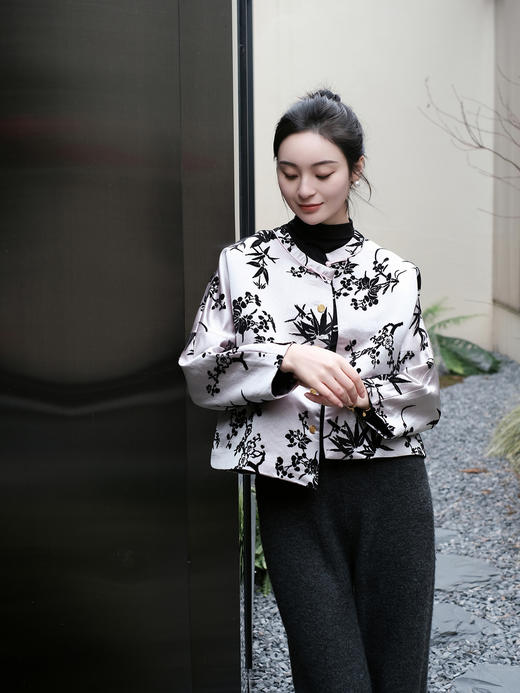 微瑕秒杀| 盛唐牡丹 |胭脂雪真丝漳绒圆领外套[特价品]](特殊商品不退不换) 商品图1