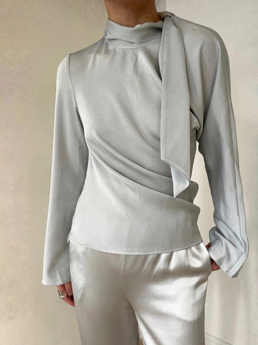 Viktoria Chan｜AW23096 Camy satin blouse  [ 黑 / 蓝 / 白 ] 商品图0