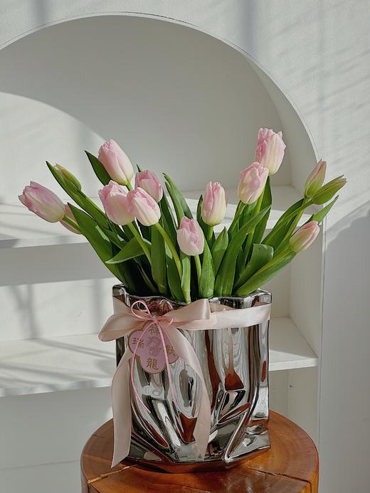 粉色郁金香 · 年宵瓶插花 商品图0