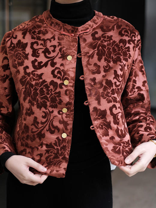 盛唐牡丹 |真丝漳绒焦糖色卷草纹立领外套 商品图3