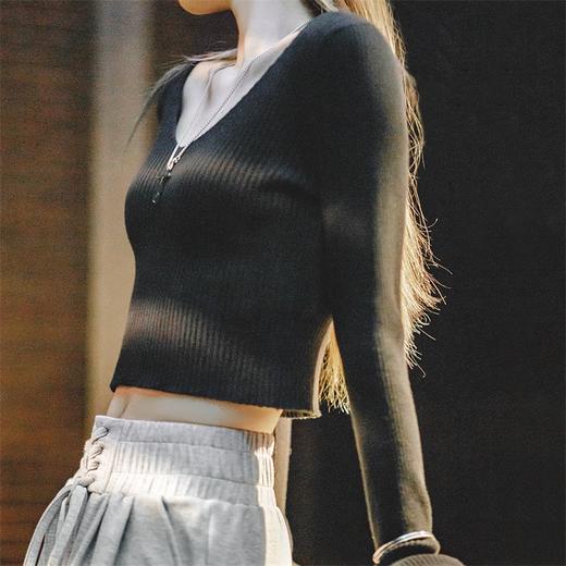 马登美式复古v领坑条针织衫显瘦内搭打底秋冬短款修身女上衣女 商品图1