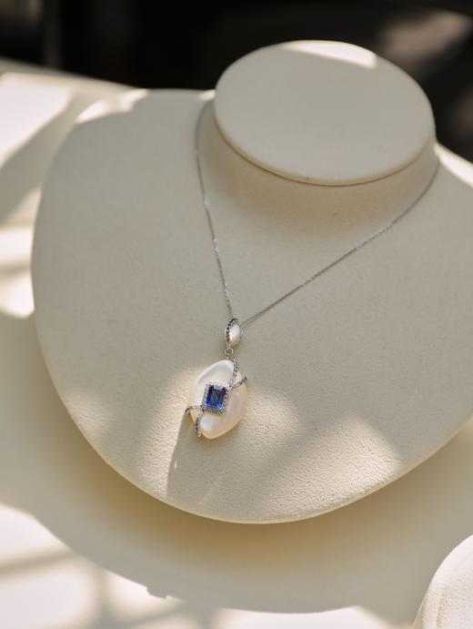 Royal Sapphire皇家蓝宝石系列 | 皇家蓝宝石白贝项链 商品图1