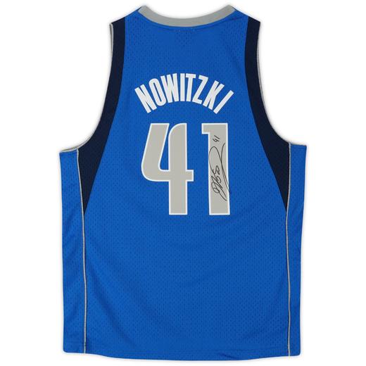 收藏系列 诺维斯基 独行侠队41号蓝色球迷版 亲笔签名球衣 商品图4