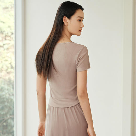 金三塔真丝小衫女100%桑蚕丝圆领显瘦舒爽透气可外穿上衣女新品  YZFEA702/YZFEA902 商品图3