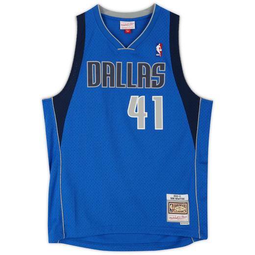 收藏系列 诺维斯基 独行侠队41号蓝色球迷版 亲笔签名球衣 商品图3