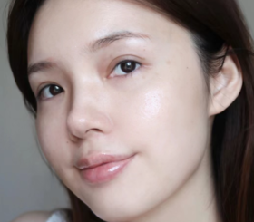 用它敷眼，眼睛不干涩了，眼袋不见了，双眼更闪亮 