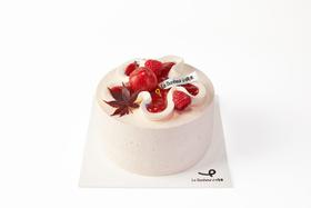 山楂树莓坚果奶油蛋糕