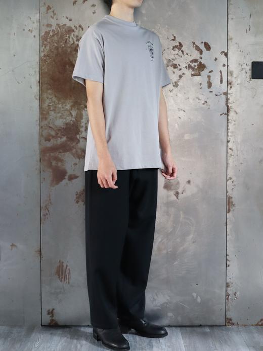 TYRONE-灰色校徽印花T恤 商品图1