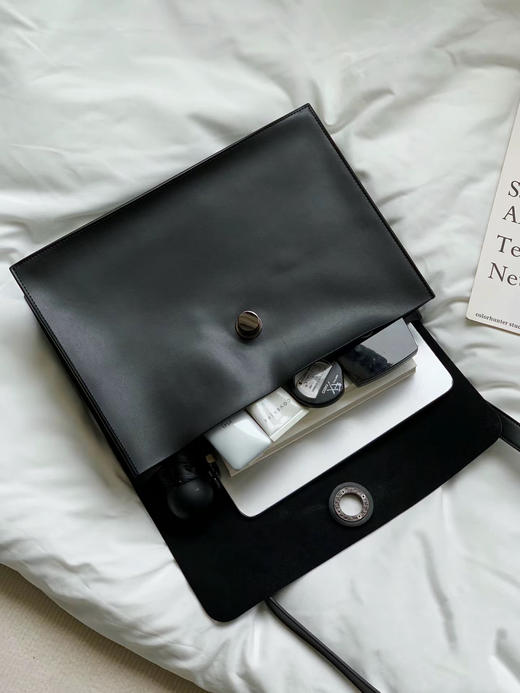 INJOYLIFE-旋扣翻盖包 商品图1