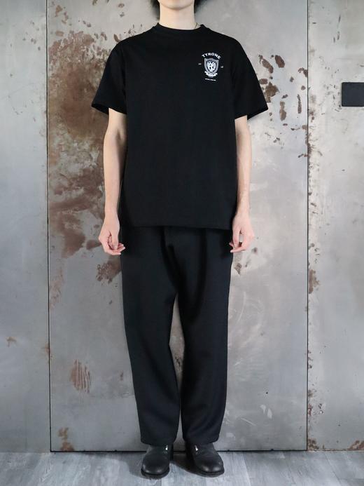 TYRONE-黑色校徽印花T恤 商品图0