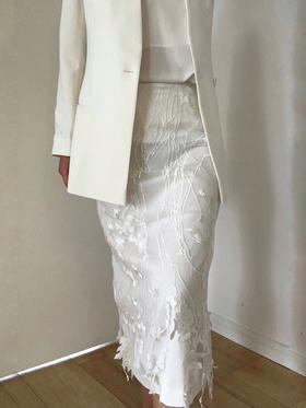 Viktoria Chan｜AW23047  Amalia lace midi skirt  [ 白 ]