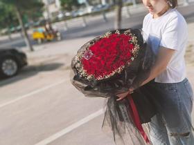 33朵红玫瑰