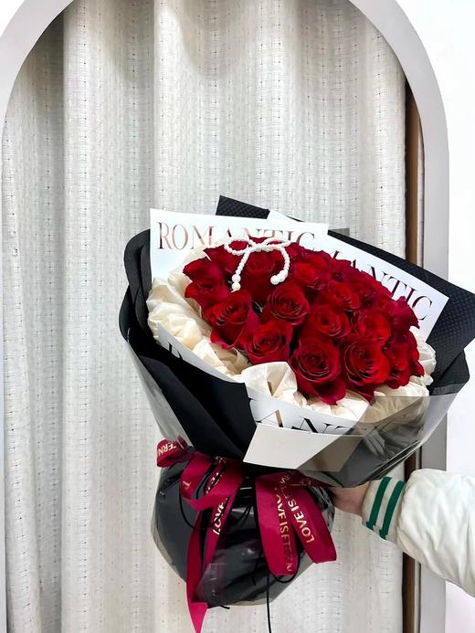 我的爱只留给你----33支玫瑰花束十选一 商品图0