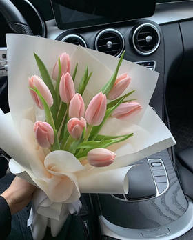 浪漫蜜桃 郁金香 · 花束