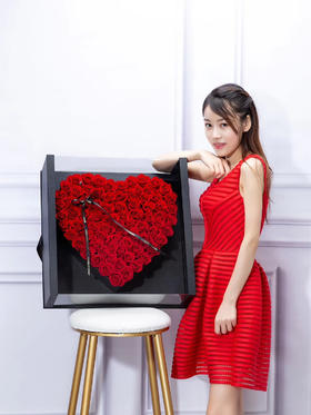 心虔志诚----99支玫瑰心形礼盒星光版二选一