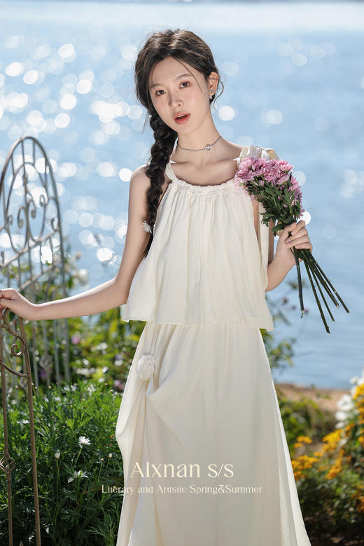 鹿向南《晨曦之光》温柔风法式吊带裙春季新款设计感气质连衣裙 商品图5