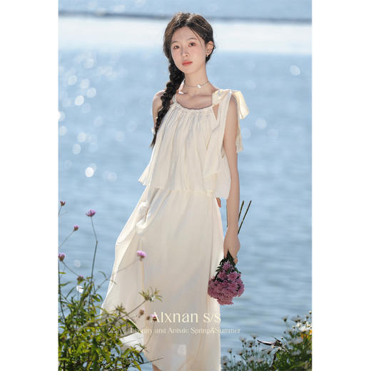 鹿向南《晨曦之光》温柔风法式吊带裙春季新款设计感气质连衣裙 商品图3