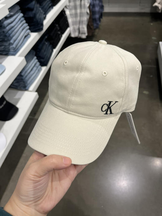 🌟上新款啦 ‼️ 男女同款 ☀️CK鸭舌帽🧢  [得意] 表示对帽子很挑，这个帽型上头超好看 [色] 💰320 商品图8