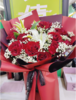 11支红玫瑰+百合花束 商品缩略图0