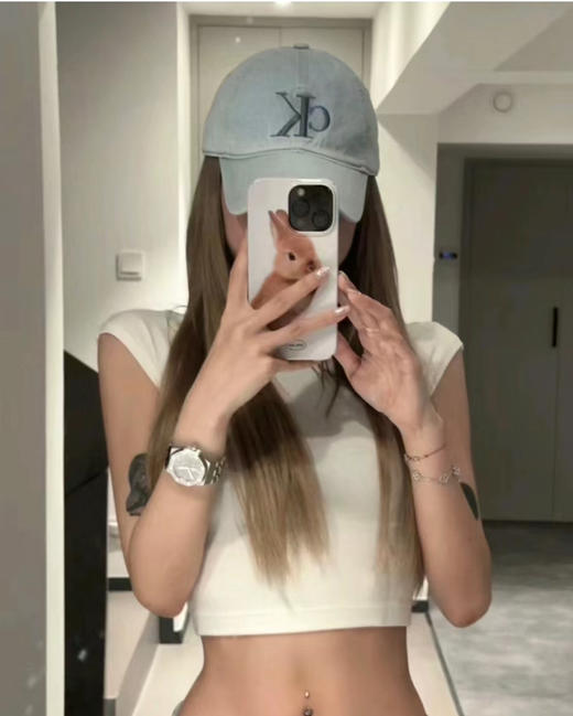 🌟上新款啦 ‼️ 男女同款 ☀️CK鸭舌帽🧢  [得意] 表示对帽子很挑，这个帽型上头超好看 [色] 💰320 商品图6