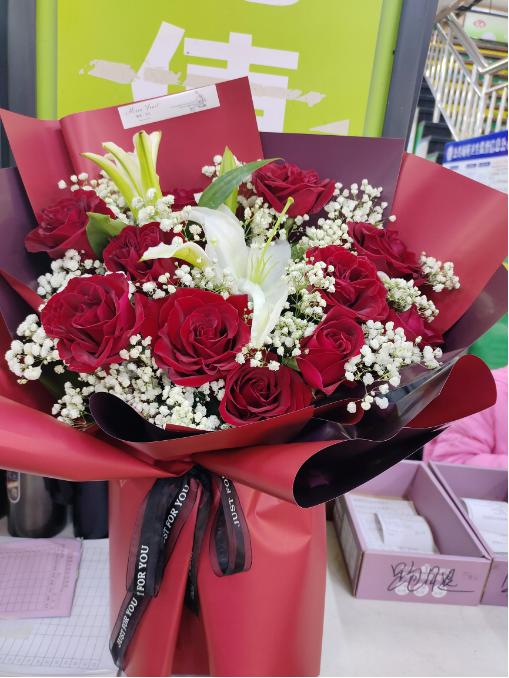 11支红玫瑰+百合花束 商品图3