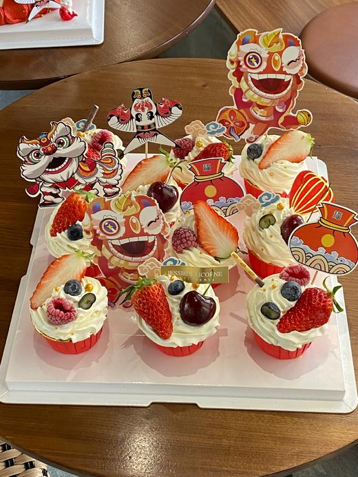 喜庆氛围纸杯蛋糕 商品图1